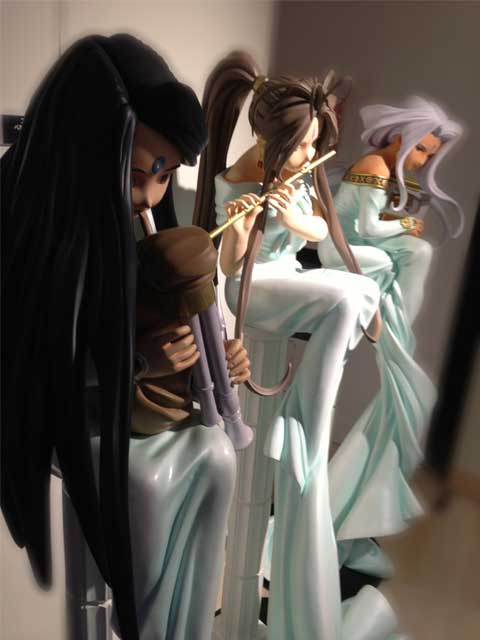 1/2くらいの人型三体